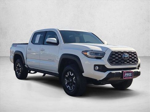 Used 2022 Toyota Tacoma TRD Off-Road w/ Technology Package AWD/4WD image 3