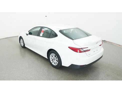 New 2026 Toyota Camry LE image 5