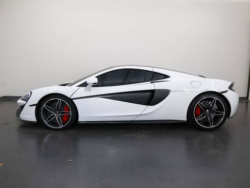 Used 2018 McLaren 570S RWD image 6