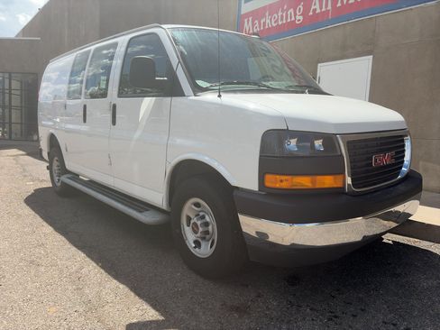 Used 2025 GMC Savana 2500 w/ Driver Convenience Package RWD image 3