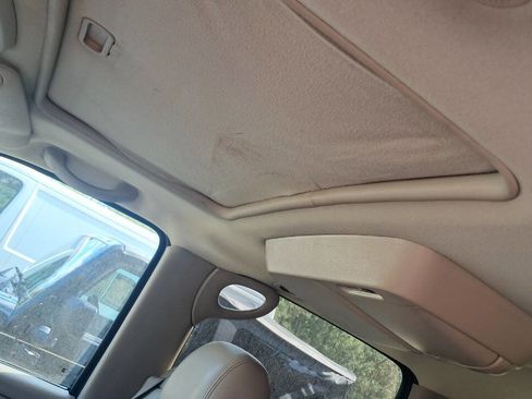 Used 2005 GMC Yukon XL SLT w/ SLT Preferred Equipment Group AWD/4WD image 3