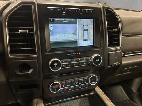 Used 2018 Ford Expedition Limited w/ Equipment Group 302A AWD/4WD image 18