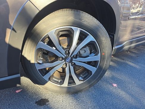 Used 2023 Subaru Forester Limited image 2