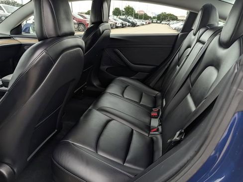 Used 2022 Tesla Model 3 Long Range AWD/4WD image 28