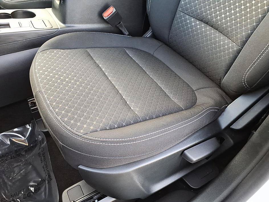 Used 2025 Ford Escape Active AWD/4WD image 16
