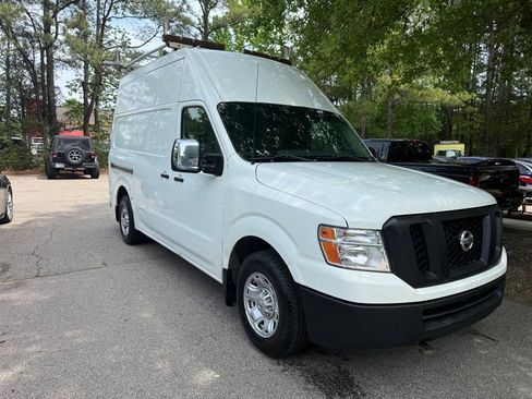 Used 2014 Nissan NV 2500 SV w/ Technology Package RWD image 3