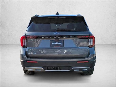 New 2025 Ford Explorer Active w/ Active Comfort Package image 9