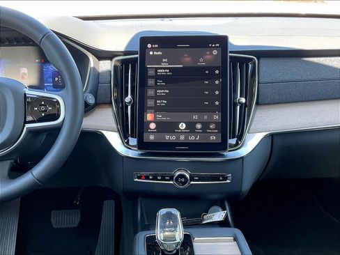 New 2026 Volvo XC90 B6 Core AWD/4WD image 9