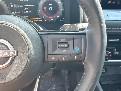 Used 2024 Nissan Rogue SL w/ SL Premium Package FWD image 27