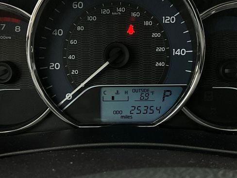 Used 2016 Toyota Corolla LE image 33