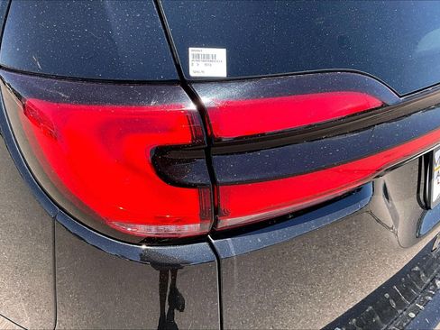 Used 2023 Chrysler Pacifica Touring-L FWD image 22