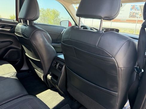 Used 2023 Mitsubishi Outlander SE AWD/4WD image 26
