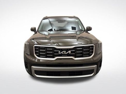 Certified 2024 Kia Telluride S FWD image 3