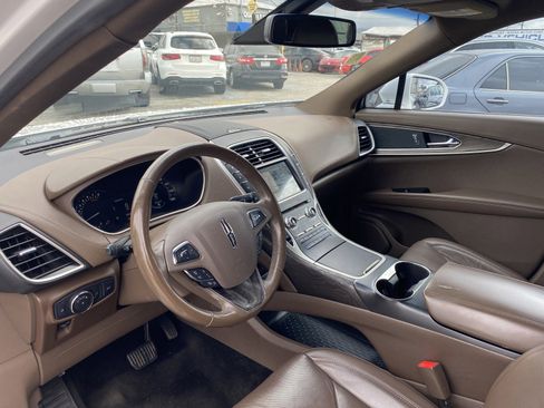 Used 2018 Lincoln MKX Reserve w/ Driver Assistance Package image 14