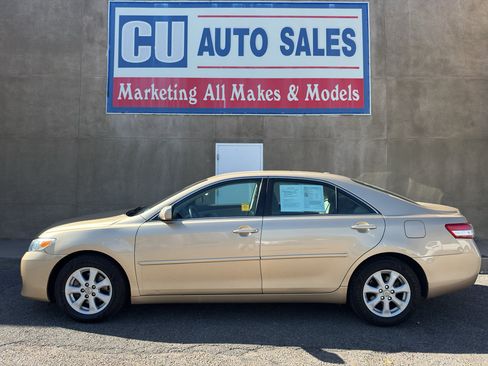 Used 2011 Toyota Camry LE w/ LE Extra-Value Pkg FWD image 7