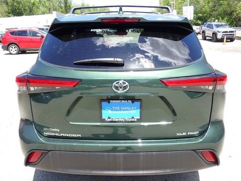 Used 2023 Toyota Highlander XLE AWD/4WD image 5