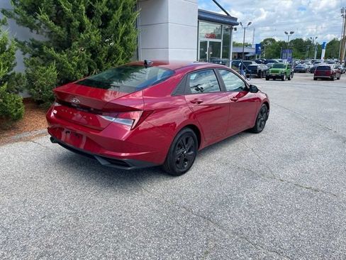 Used 2021 Hyundai Elantra SEL w/ Convenience Package FWD image 7