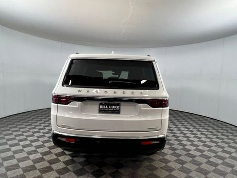 Used 2023 Jeep Wagoneer Series III w/ Rear Seat Video Group 1 image 8