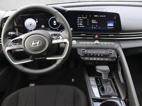 New 2025 Hyundai Elantra SEL FWD image 25