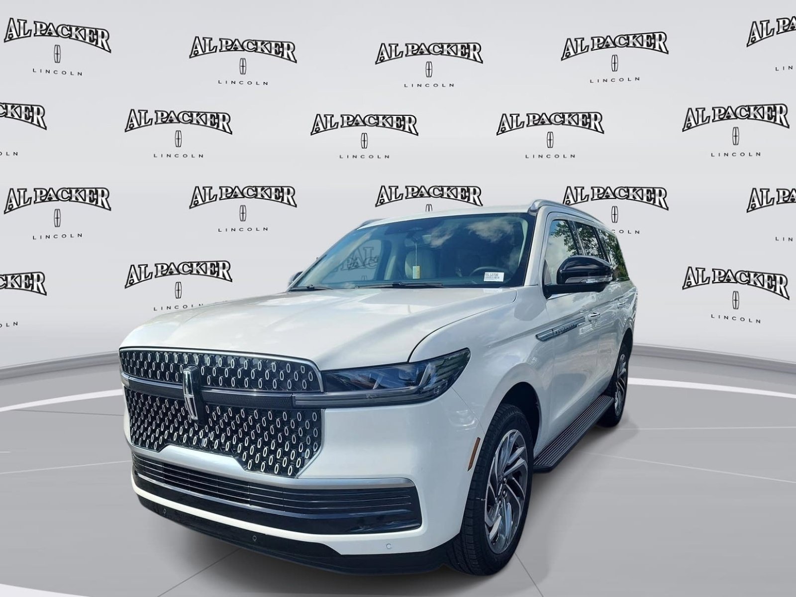 New 2026 Lincoln Navigator Premiere AWD/4WD image 1