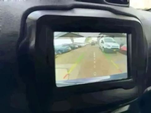 Used 2018 Jeep Renegade Sport w/ Power & Air Group FWD image 32