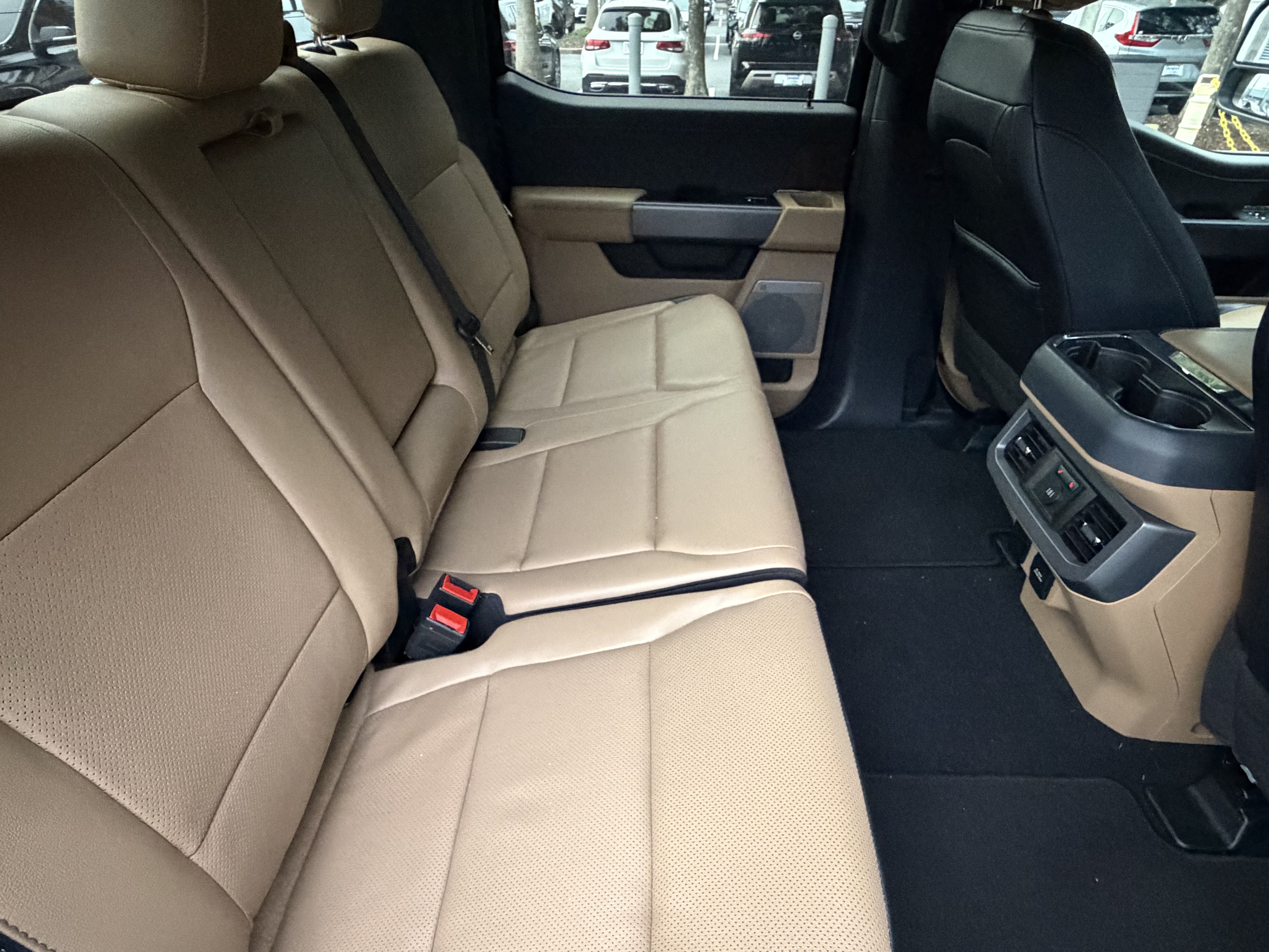 Used 2023 Ford F250 Lariat w/ Lariat Ultimate Package AWD/4WD image 39