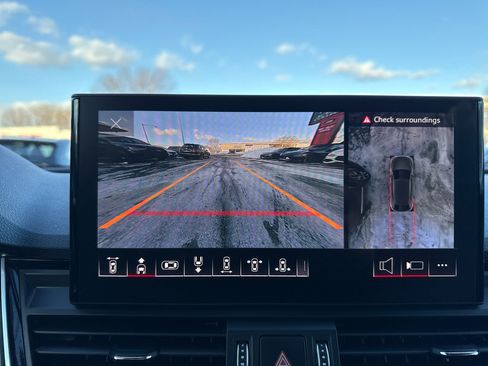 Used 2023 Audi SQ5 Premium Plus w/ Premium Plus Package image 65