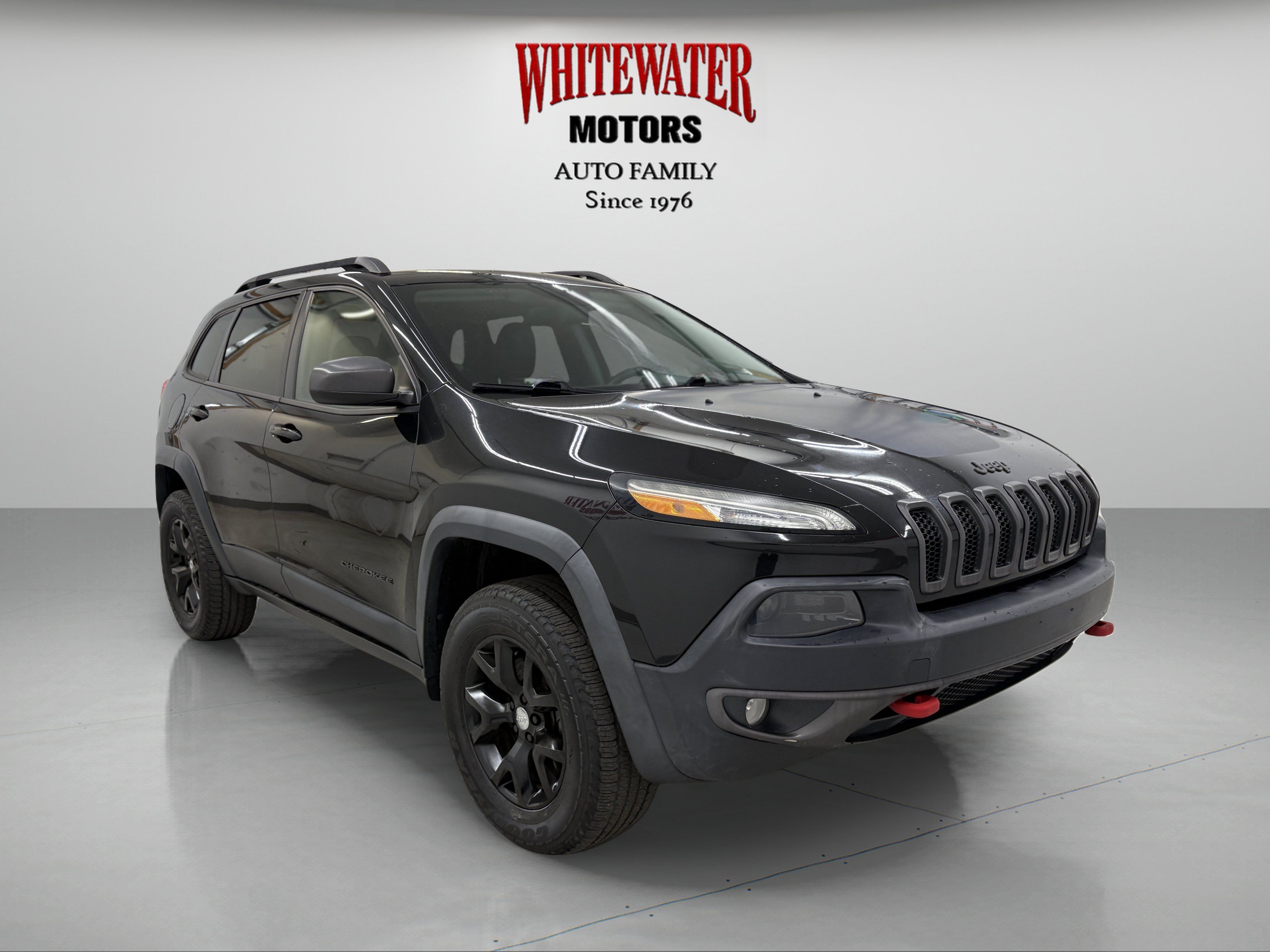 Used 2014 Jeep Cherokee Trailhawk w/ Comfort/Convenience Group AWD/4WD image 5
