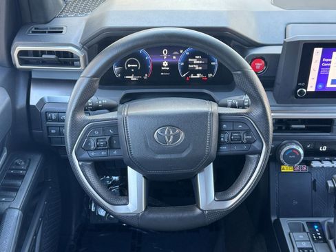 Used 2025 Toyota 4Runner TRD Off-Road image 28