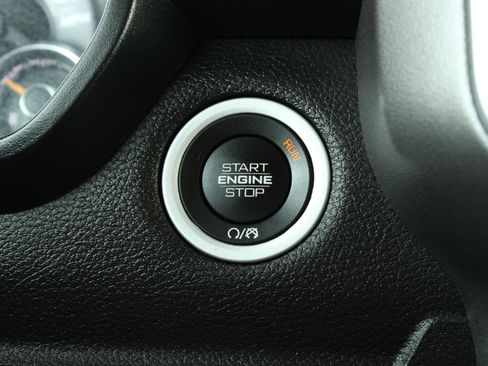 Used 2020 RAM 1500 Big Horn AWD/4WD image 32