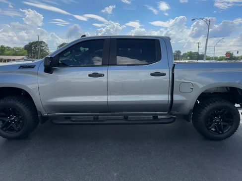 Used 2023 Chevrolet Silverado 1500 Custom Trail Boss w/ LPO, Dark Essentials Package AWD/4WD image 5