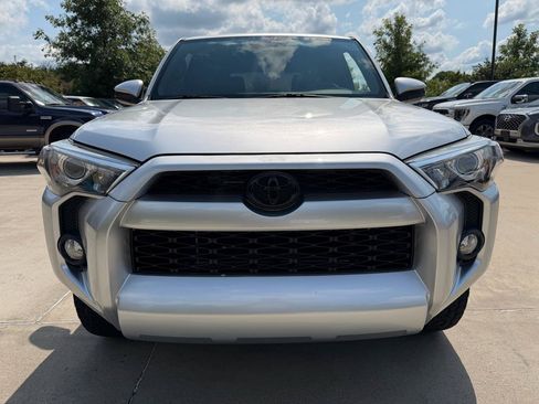 Used 2019 Toyota 4Runner SR5 RWD image 2