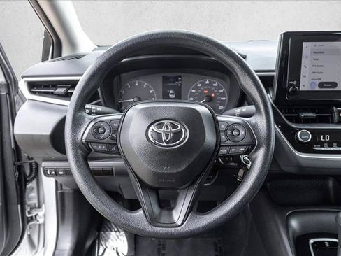 Used 2025 Toyota Corolla LE FWD image 12