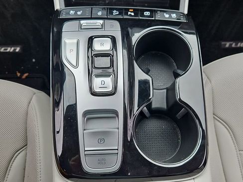 Used 2022 Hyundai Tucson Limited image 17