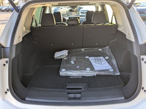New 2026 Nissan Rogue Platinum AWD/4WD image 13