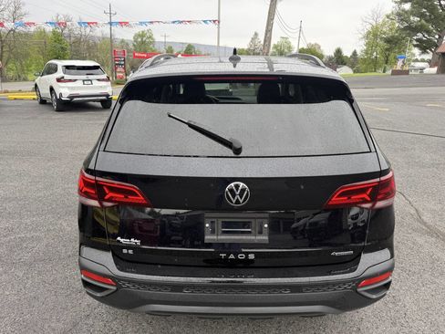 Used 2024 Volkswagen Taos SE AWD/4WD image 7