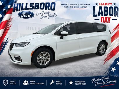 Used 2023 Chrysler Pacifica Touring-L