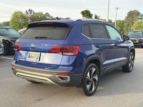Used 2023 Volkswagen Taos SE AWD/4WD image 3