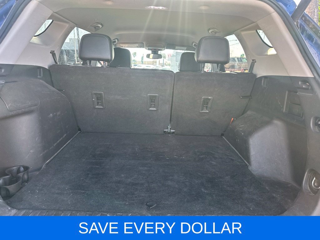 Used 2022 GMC Terrain SLT w/ Infotainment Package II FWD image 5