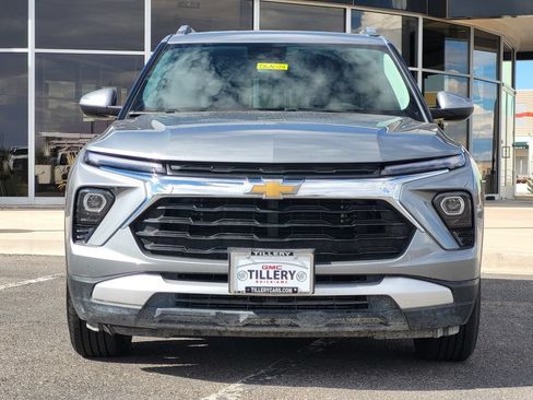 Used 2024 Chevrolet TrailBlazer LT FWD image 3