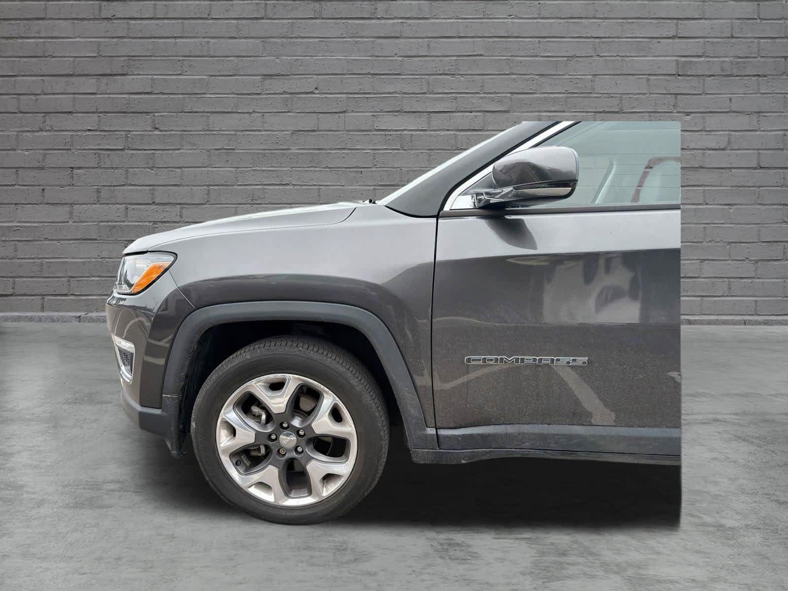 Used 2020 Jeep Compass Limited w/ Luxury Seat Group AWD/4WD image 2