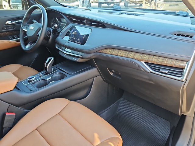 Used 2021 Cadillac XT4 Premium Luxury FWD image 22