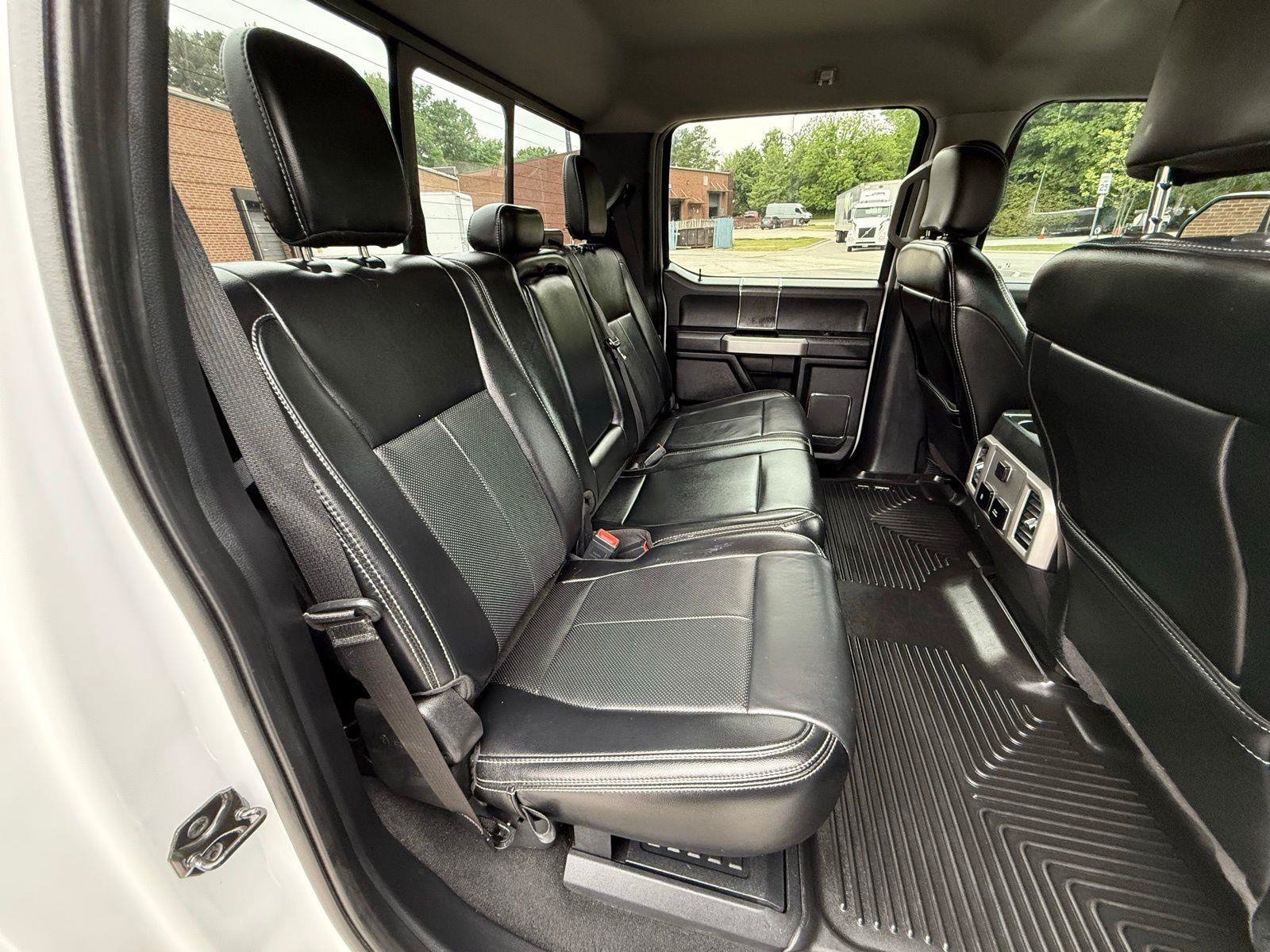 Used 2020 Ford F250 Lariat w/ Lariat Value Package AWD/4WD image 28