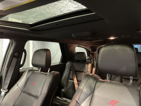 Used 2022 Dodge Durango R/T w/ Blacktop Package AWD/4WD image 29