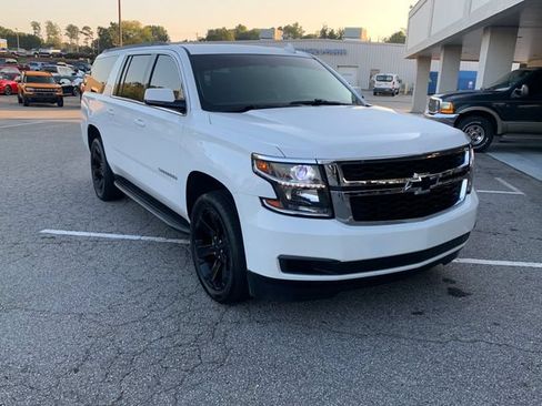 Used 2017 Chevrolet Suburban LS AWD/4WD image 3