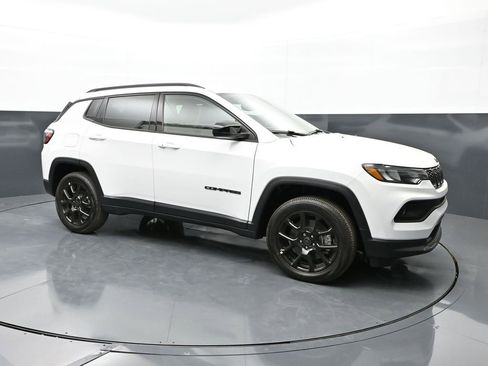 New 2026 Jeep Compass Latitude image 1