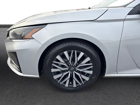 Used 2023 Nissan Altima 2.5 SV image 13