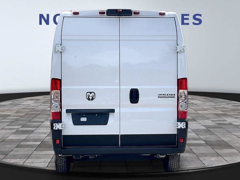 Used 2025 RAM ProMaster 2500 w/ Convenience Group FWD image 5
