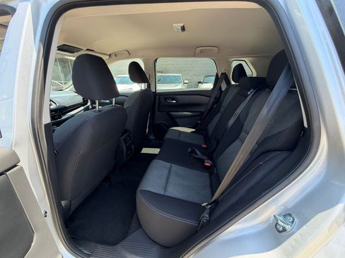 Used 2025 Nissan Rogue SV FWD image 28