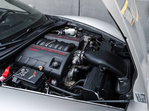 Used 2008 Chevrolet Corvette Convertible w/ Preferred Equipment Group RWD image 24
